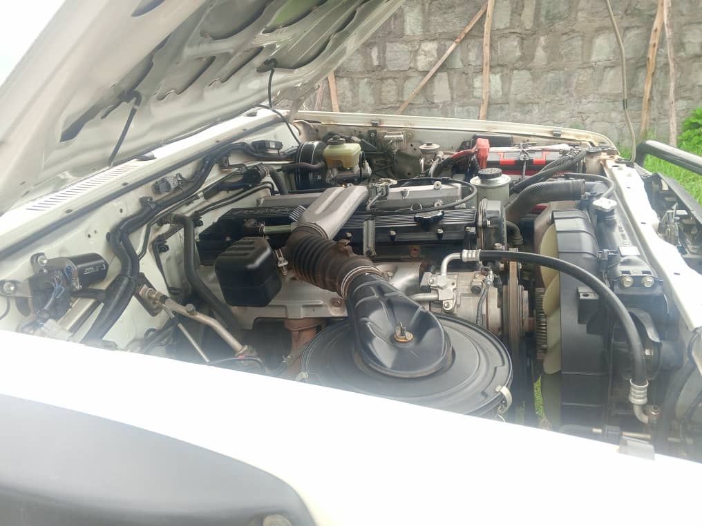 TOYOTA LAND CRUISER - Image 4